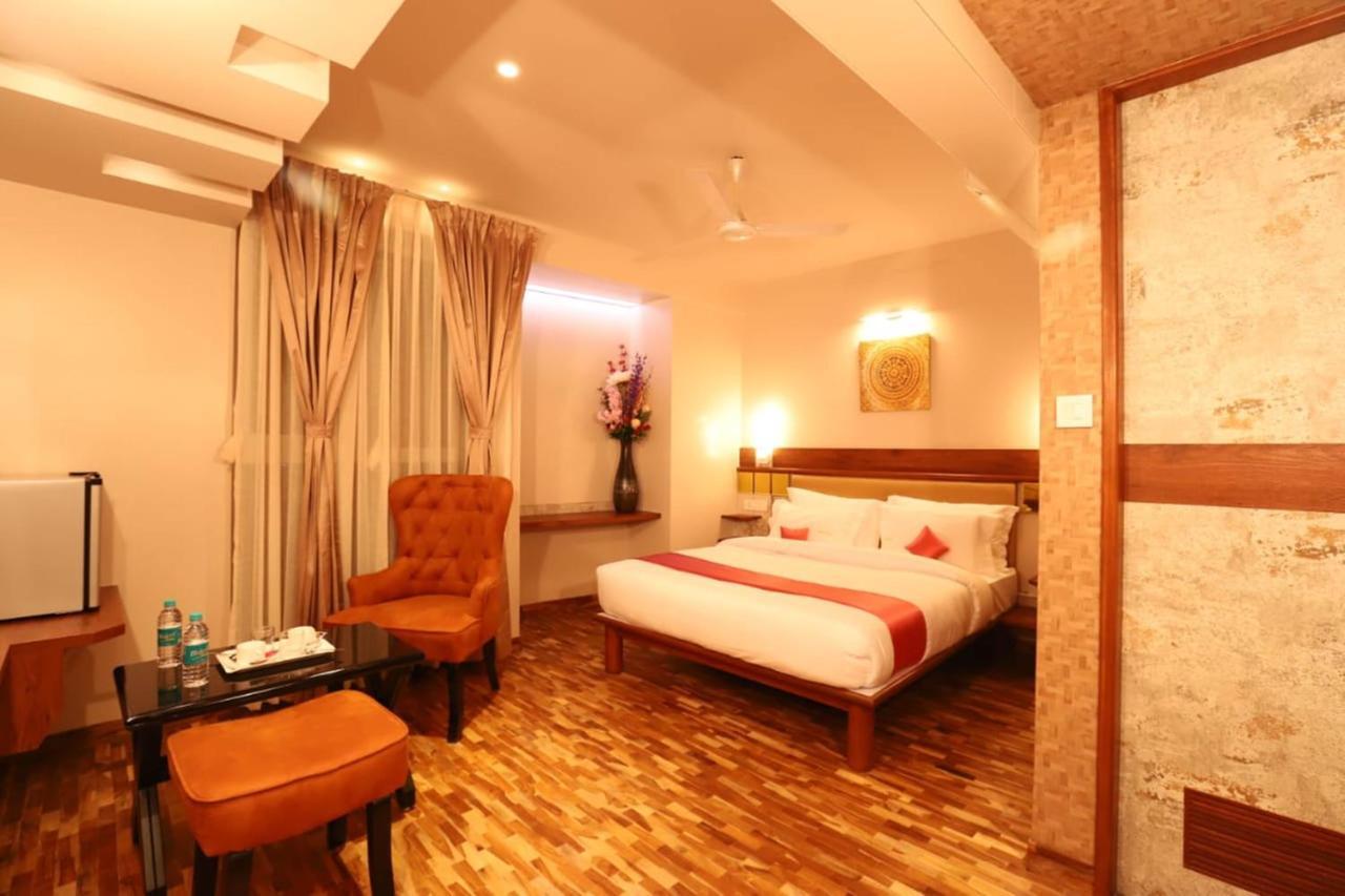 Hotel Prabha Palace Ahmednagar Extérieur photo