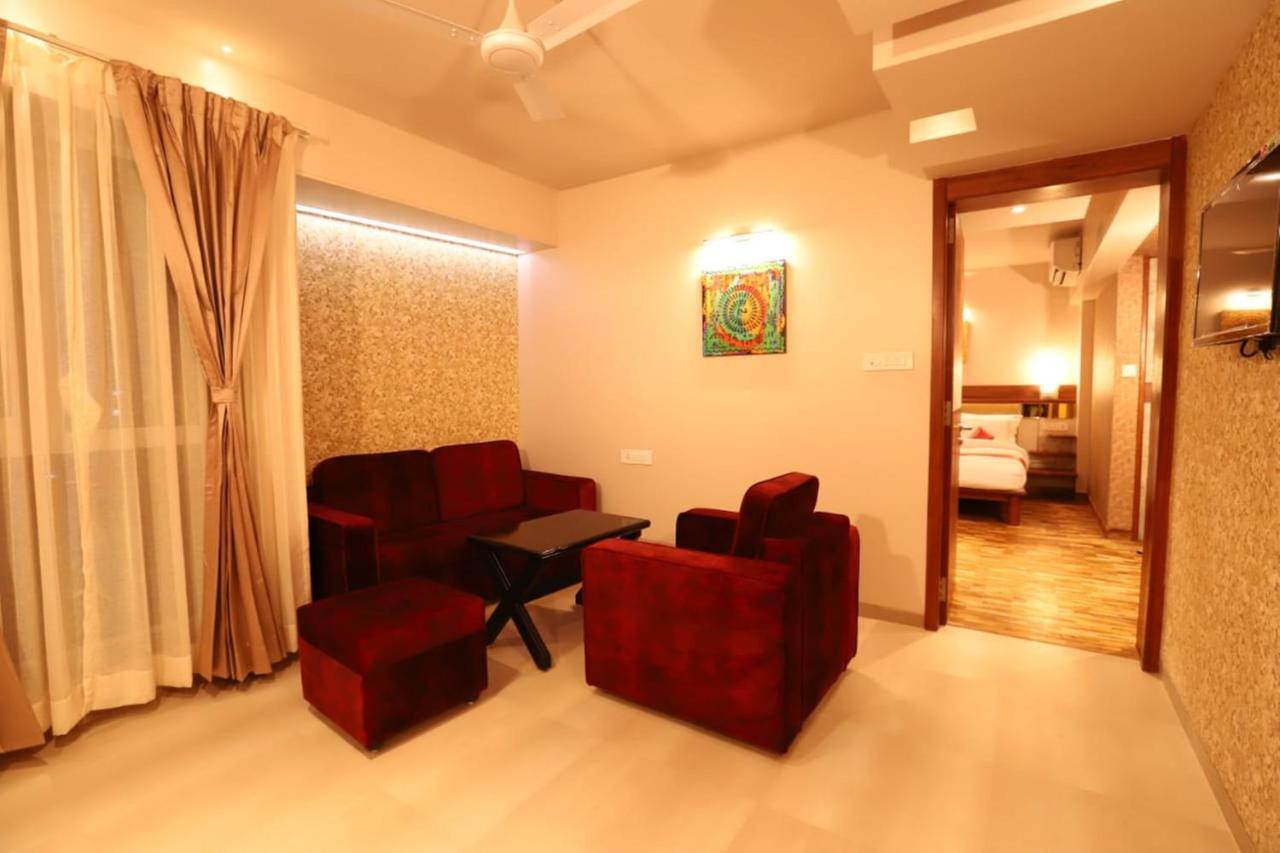 Hotel Prabha Palace Ahmednagar Extérieur photo
