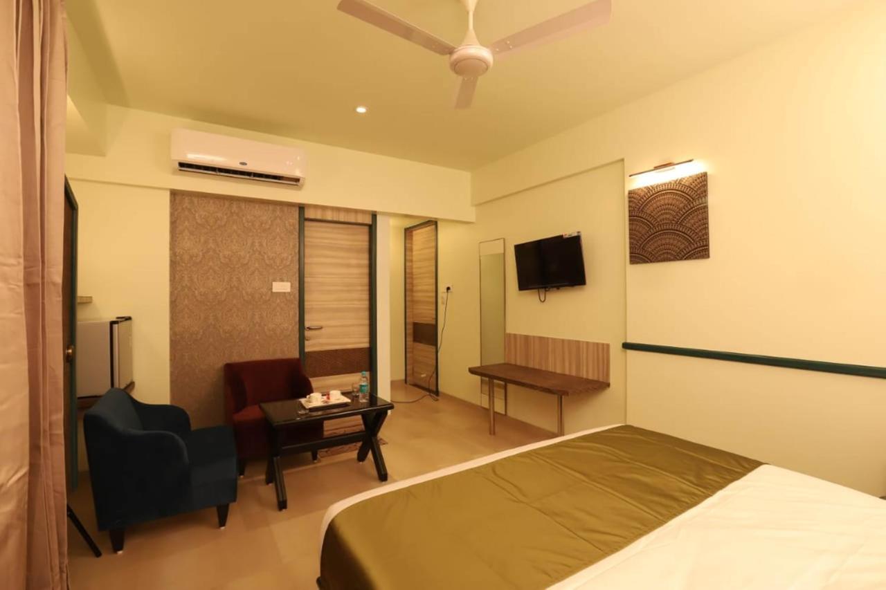 Hotel Prabha Palace Ahmednagar Extérieur photo