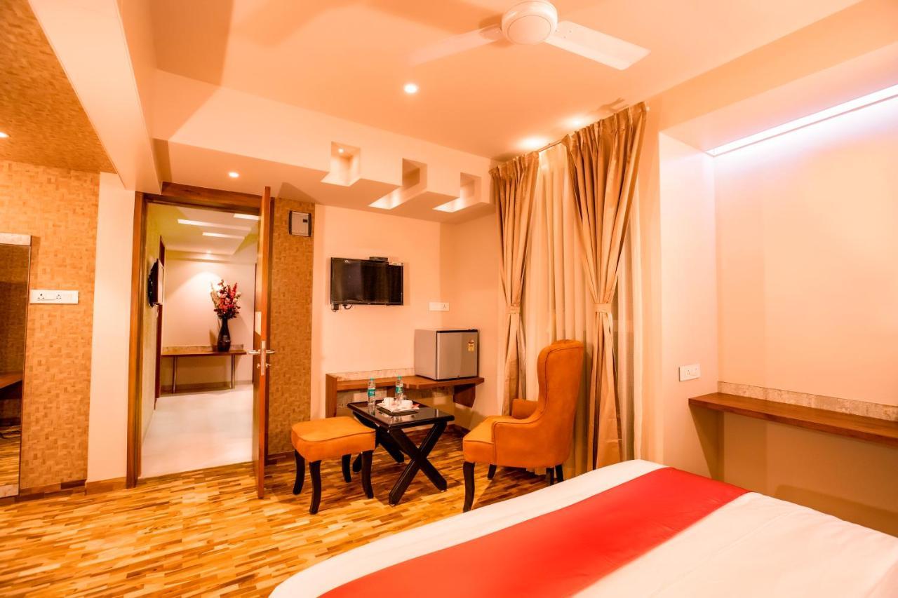 Hotel Prabha Palace Ahmednagar Extérieur photo